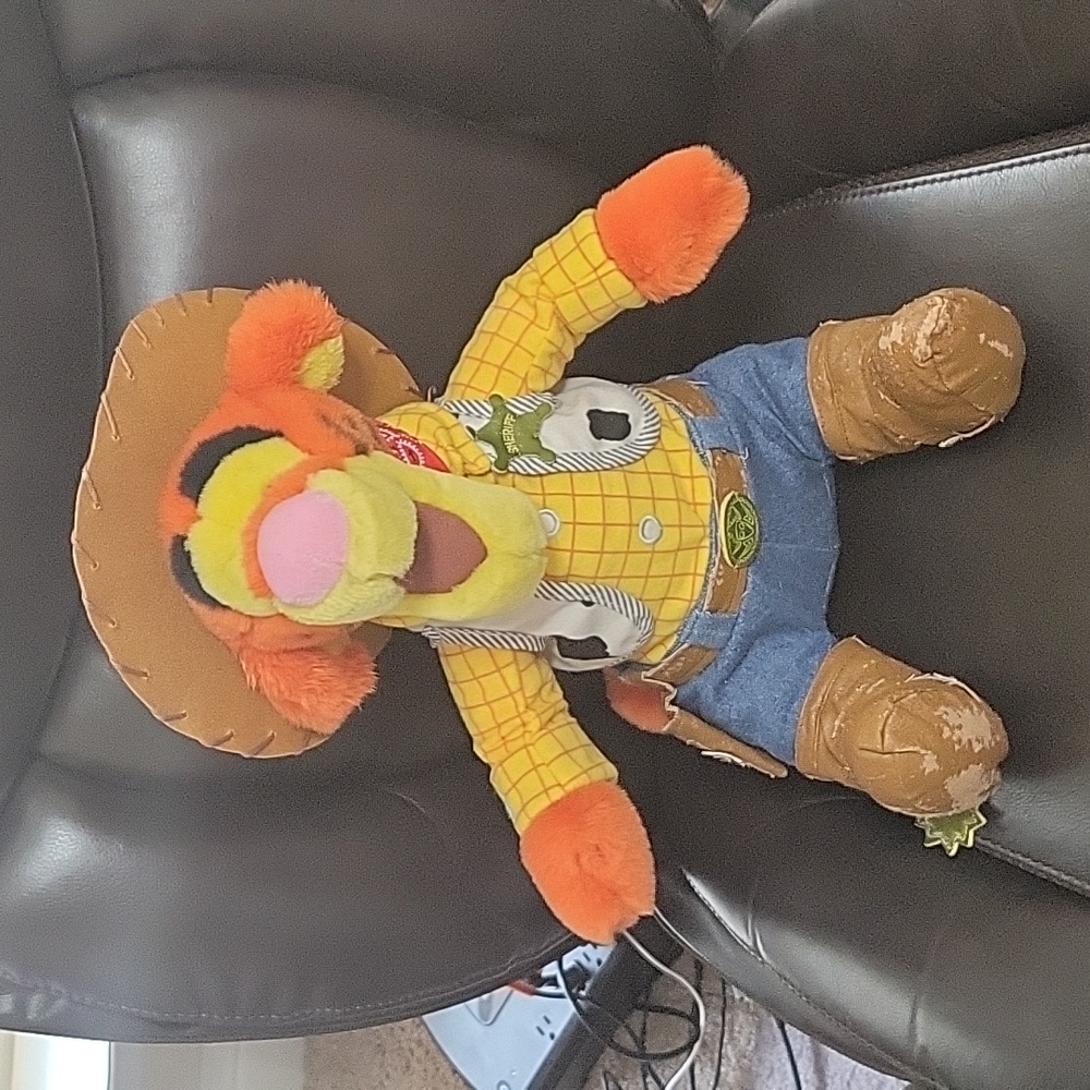 Tigger plush bundle - Picture 4 of 6